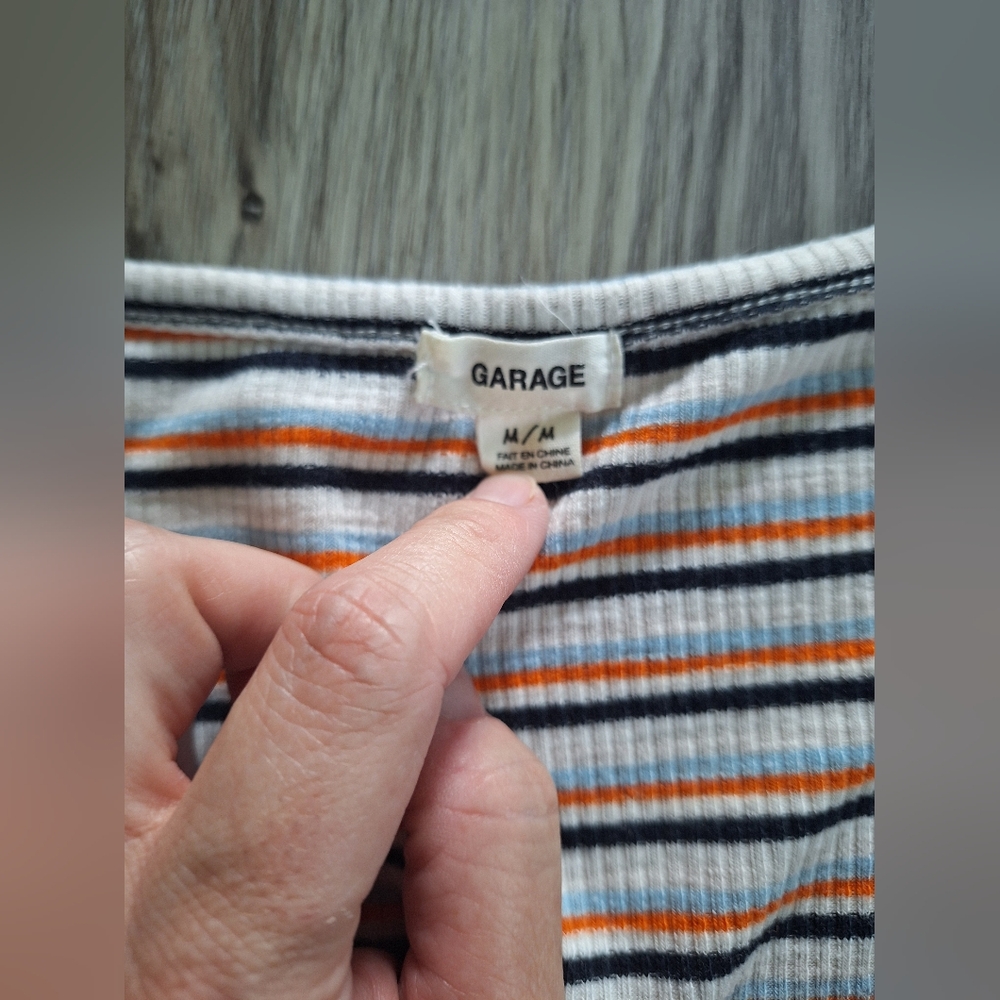 Garage Striped Cropped Henley‎ Tee. Medium Like New - Picture 4 of 5